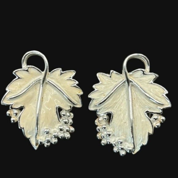 Sarah Coventry Necklace & Earrings Set White Enamel Leaf Grape Vineyard - Picture 6 of 11
